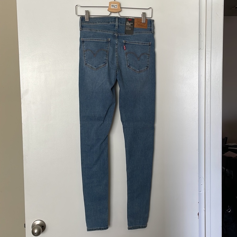 Levi’s 720 High-Rise Super Skinny Jeans - Picture 11 of 11